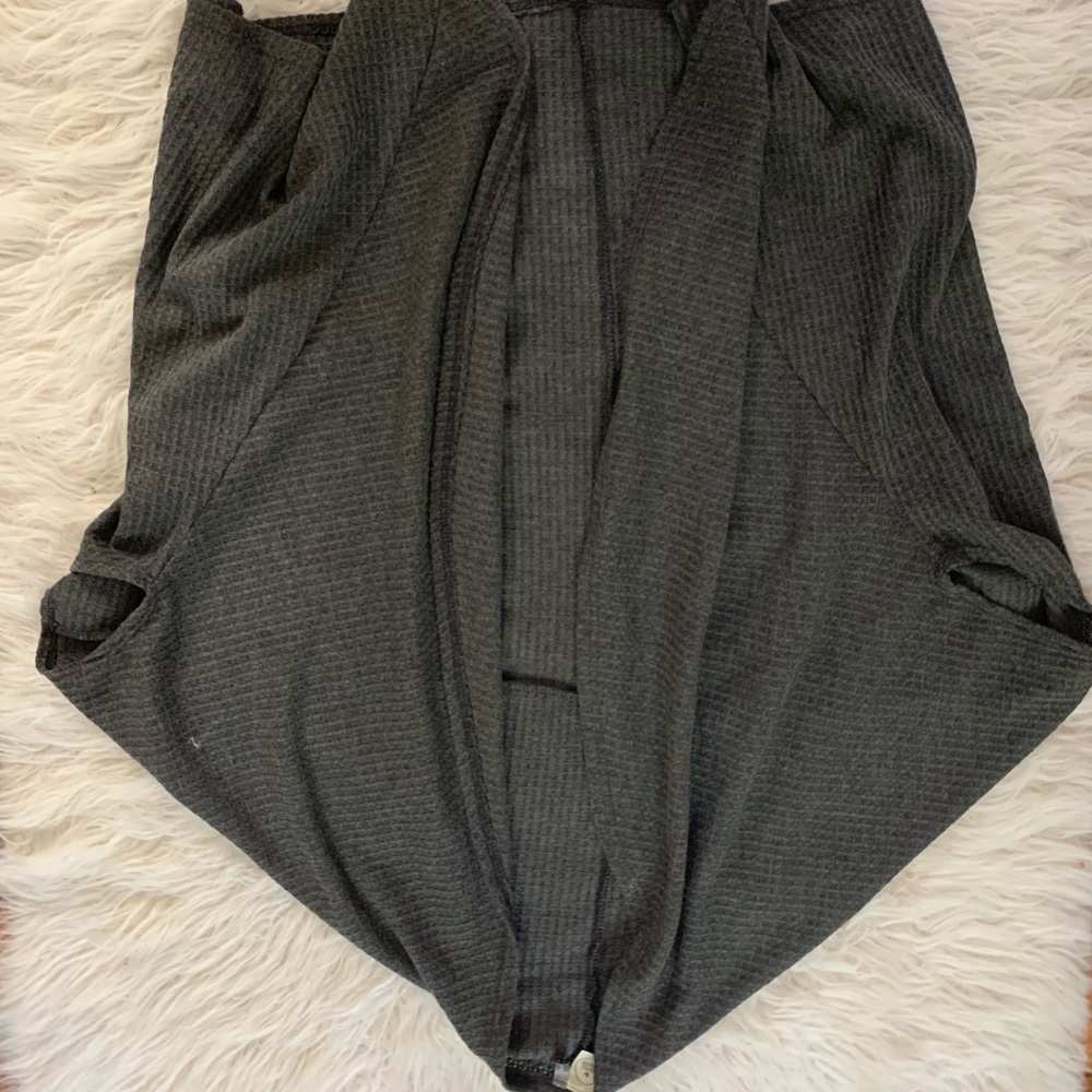 Short sleeve cardigan